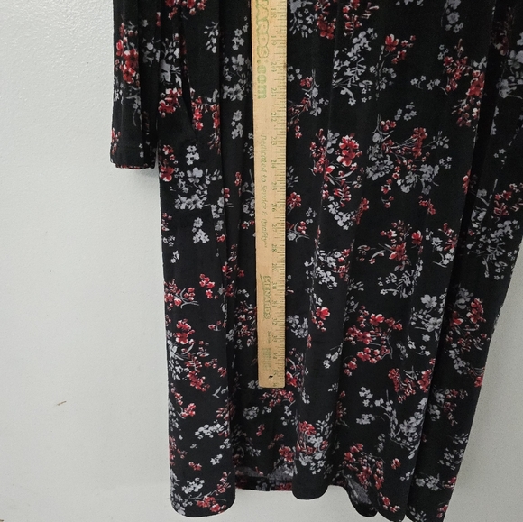 WOMENS NIGHTGOWN SIZE MEDIUM (8-10) LONG FLEECE WINTER BLACK FLORAL ARIA HOLIDAY - Picture 9 of 10